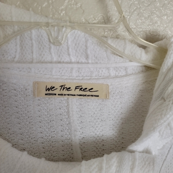 Free People We The Free Henley Cowl Neck Asymmetrical buttoned Pullover sz M - Picture 5 of 6